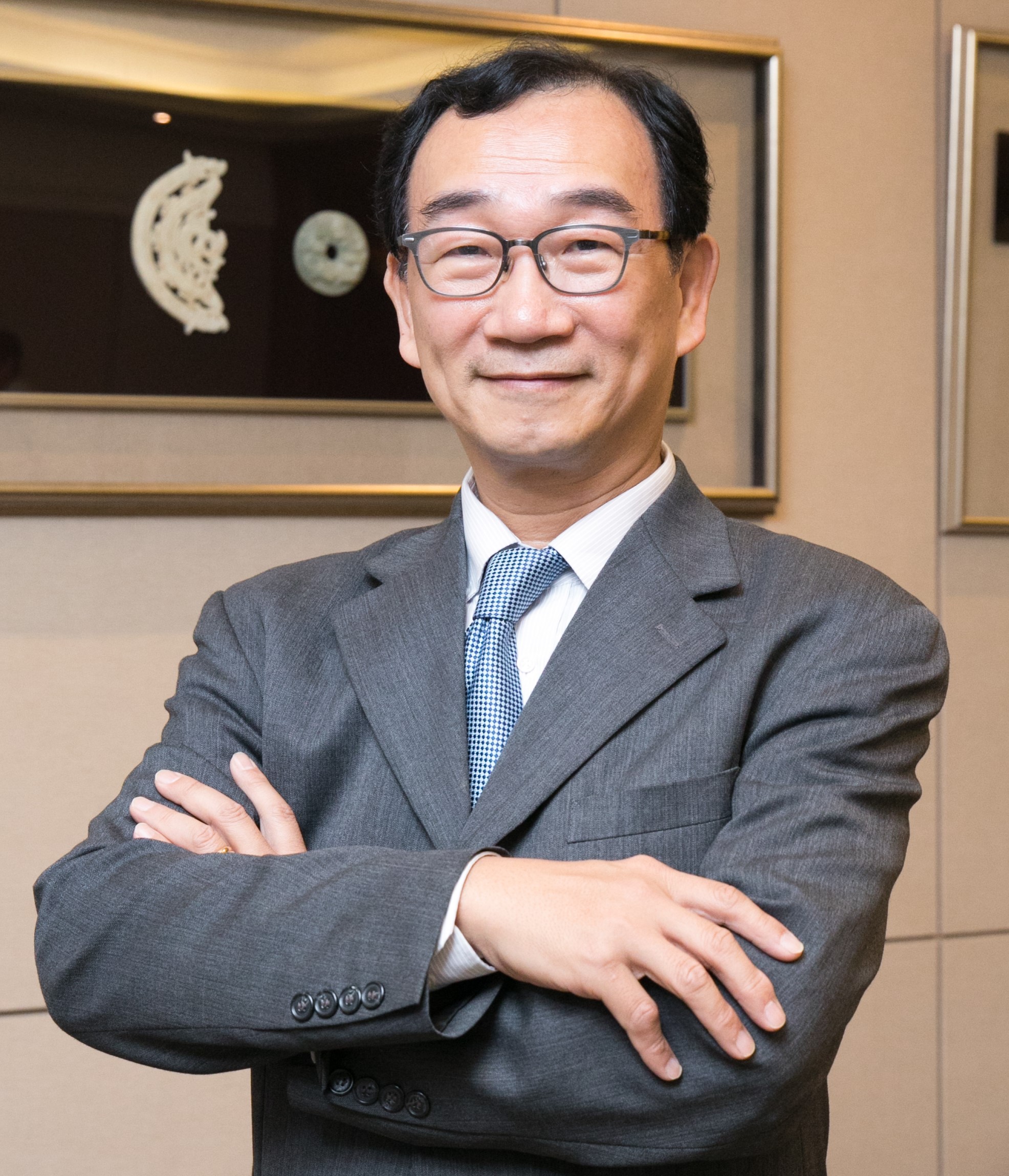 王健全形像照